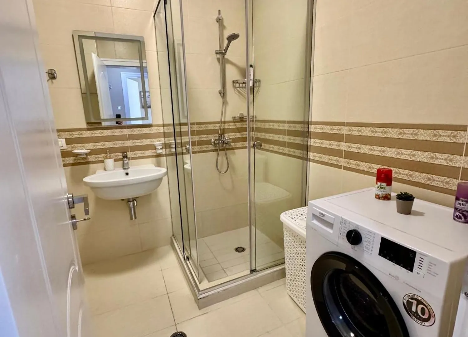 New Bazaar Cozy Apartment 3 Tirana 0*,  Albania